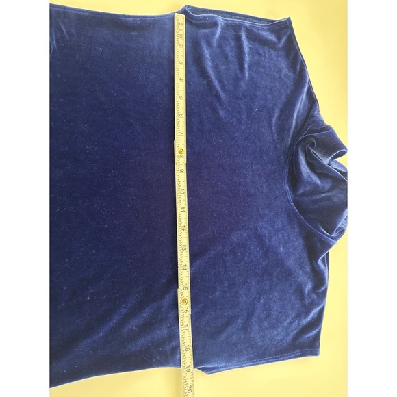 Chicos Velvet Turtleneck Cap Sleeve Top - Picture 7 of 8